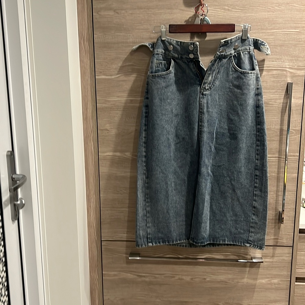 Denim skirt